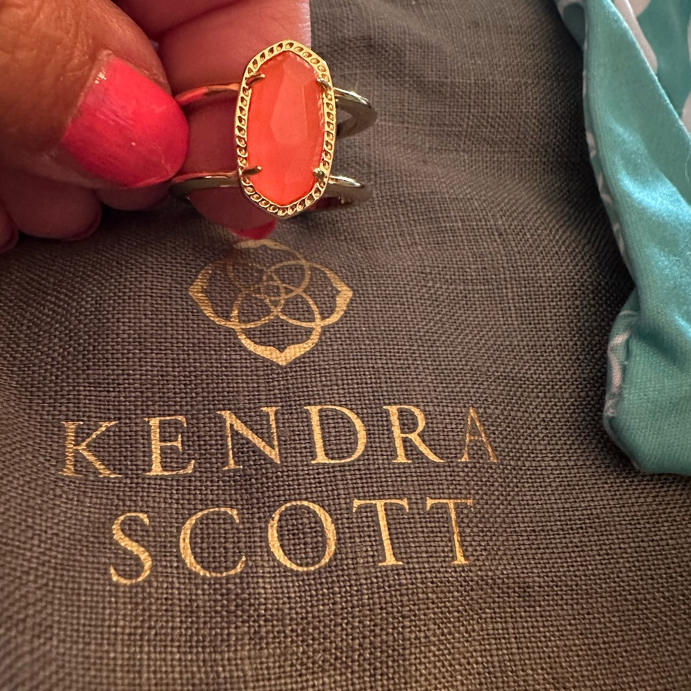 Kendra Scott NWOT coral and gold ring. Size 8